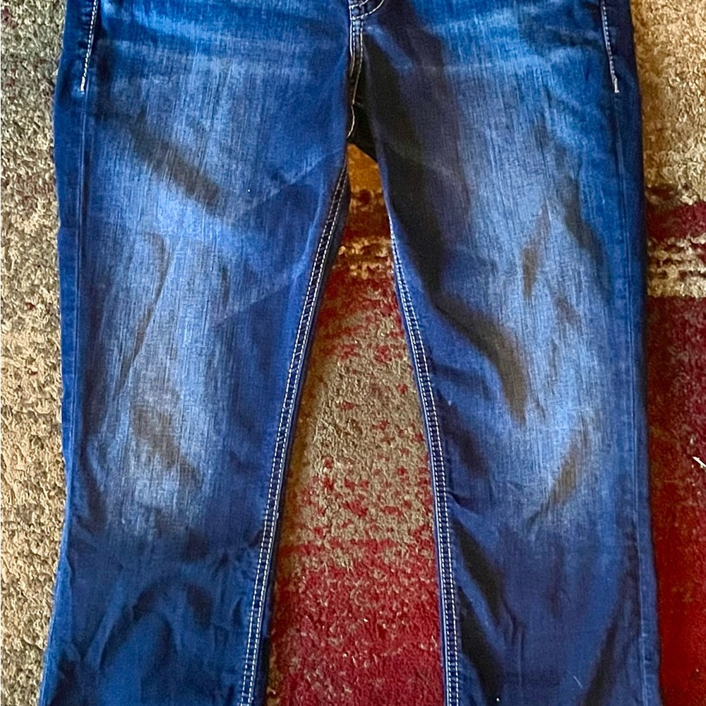 Silver Jeans Elyse Capri in Dark Blue